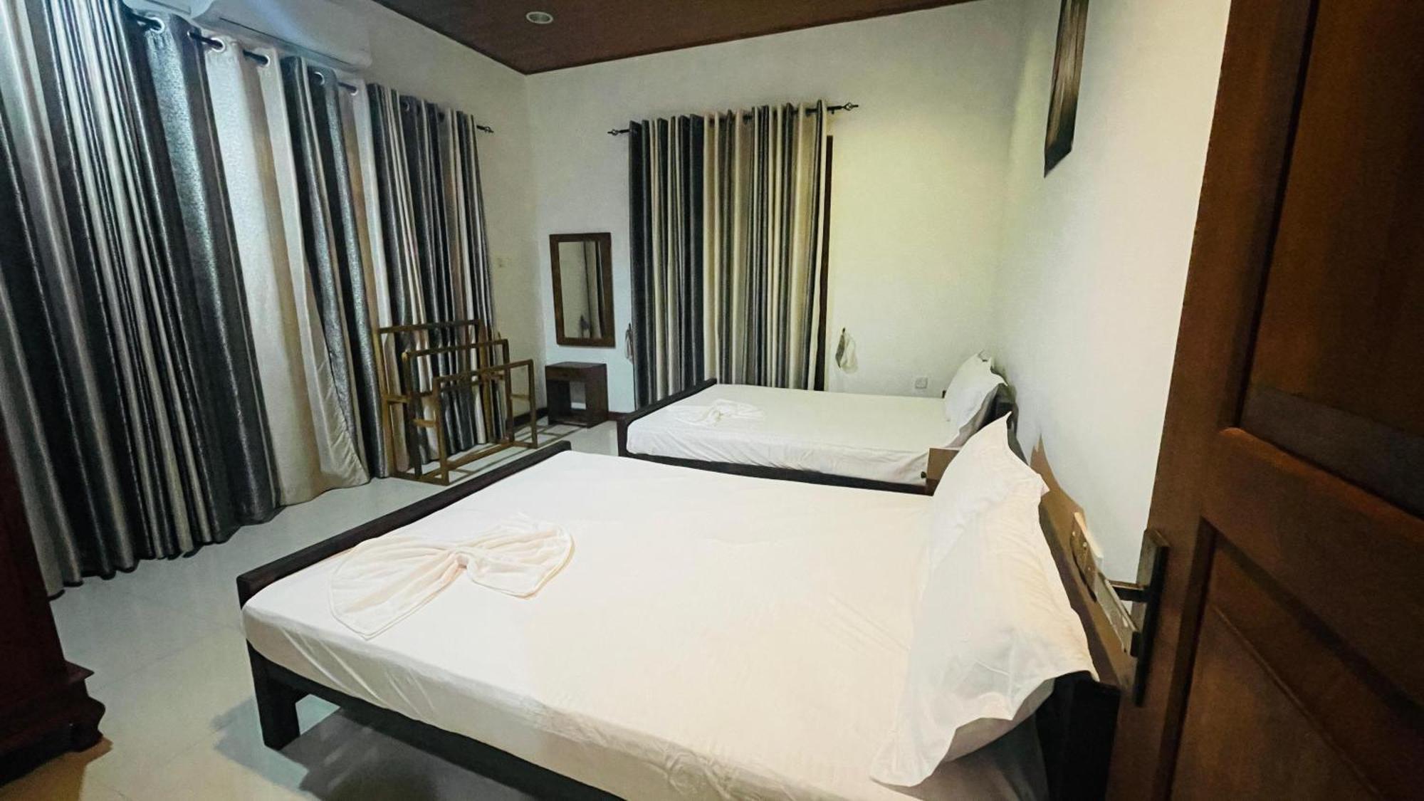Anuradhapura Hotels Oda fotoğraf